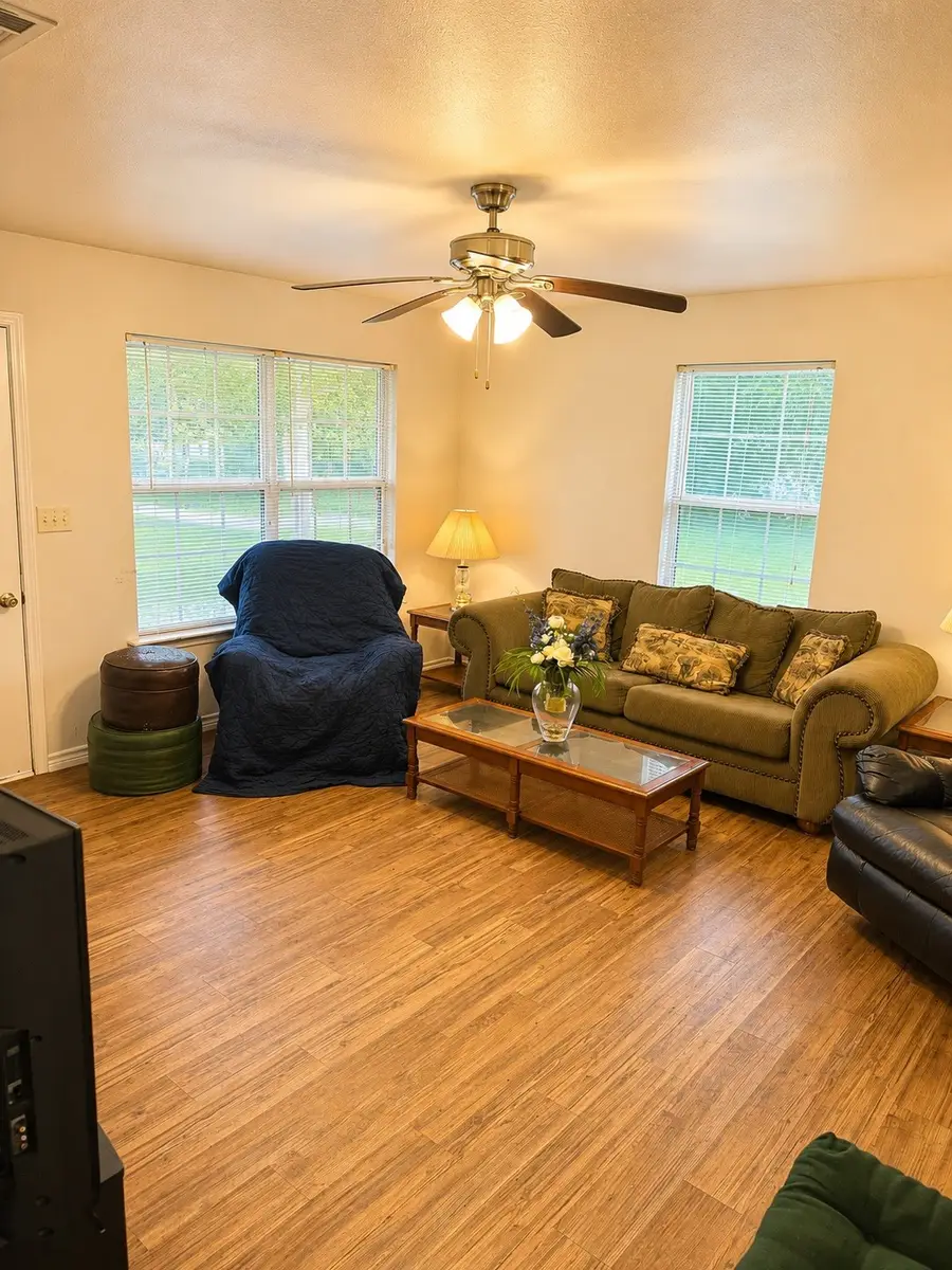 414 Tobe, Gilmer, TX 75645 - #2