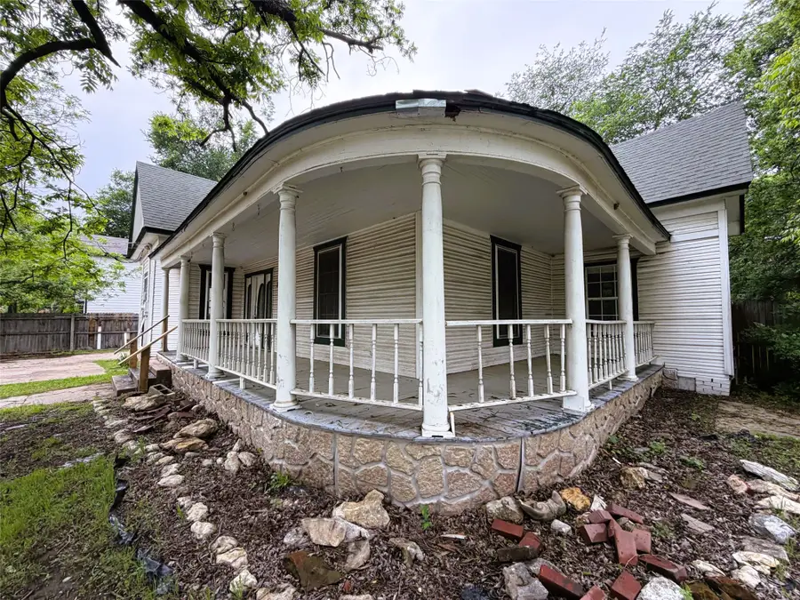 215 Heath Street, Cleburne, TX 76031 - #3