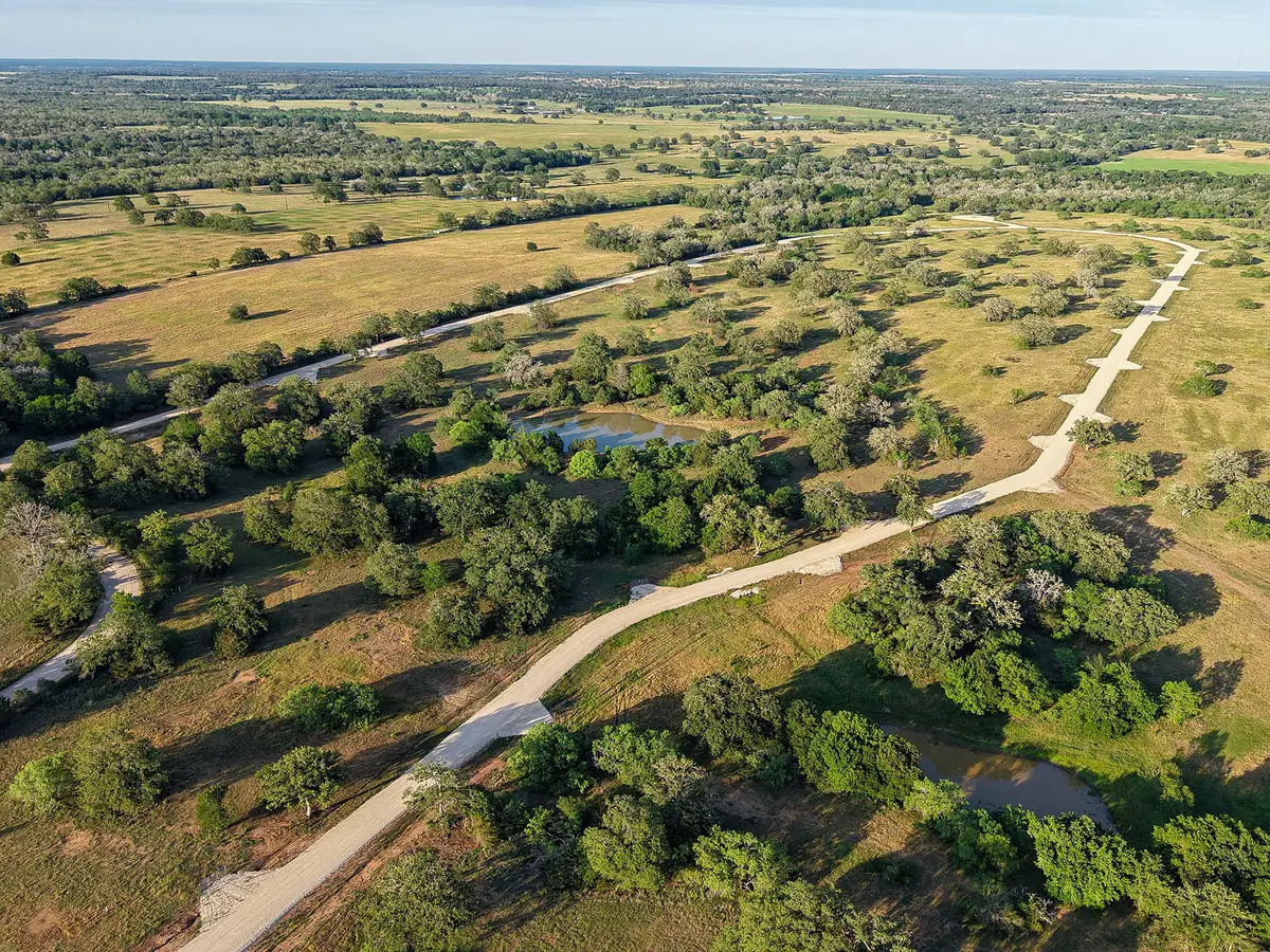 382 Main Loop Loop, Waelder, TX 78959 - #1