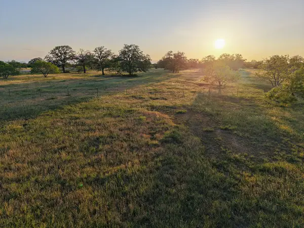 638 Main Loop Loop, Waelder, TX 78959