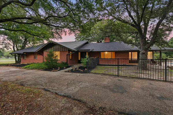 3694 Green Meadow Lane, Flower Mound, TX 75022