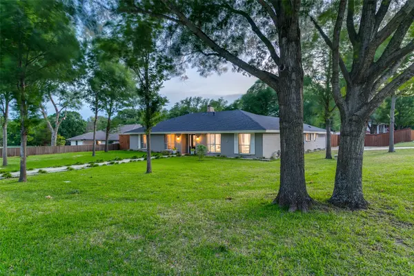 1210 Oakwood Trail, Southlake, TX 76092