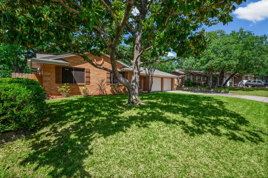 28 Coffee Tavern Road, Bedford, TX 76022 - #2