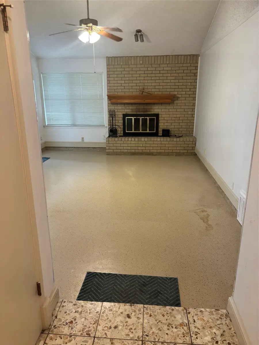 3817 Wedgworth Road S, Fort Worth, TX 76133 - #2