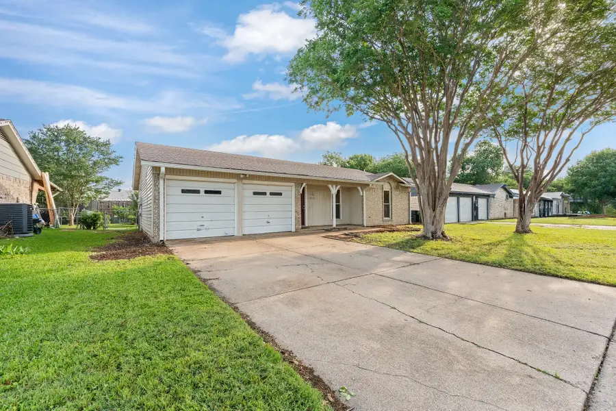 1013 Waverly Drive, Arlington, TX 76015 - #3