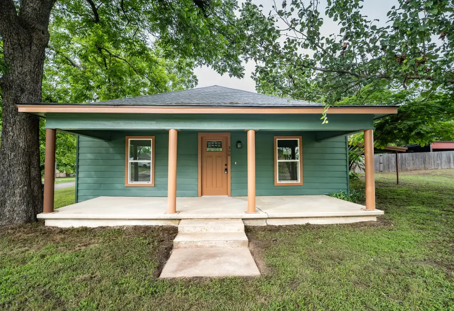 308 W Pine Street, Winnsboro, TX 75494 - #2