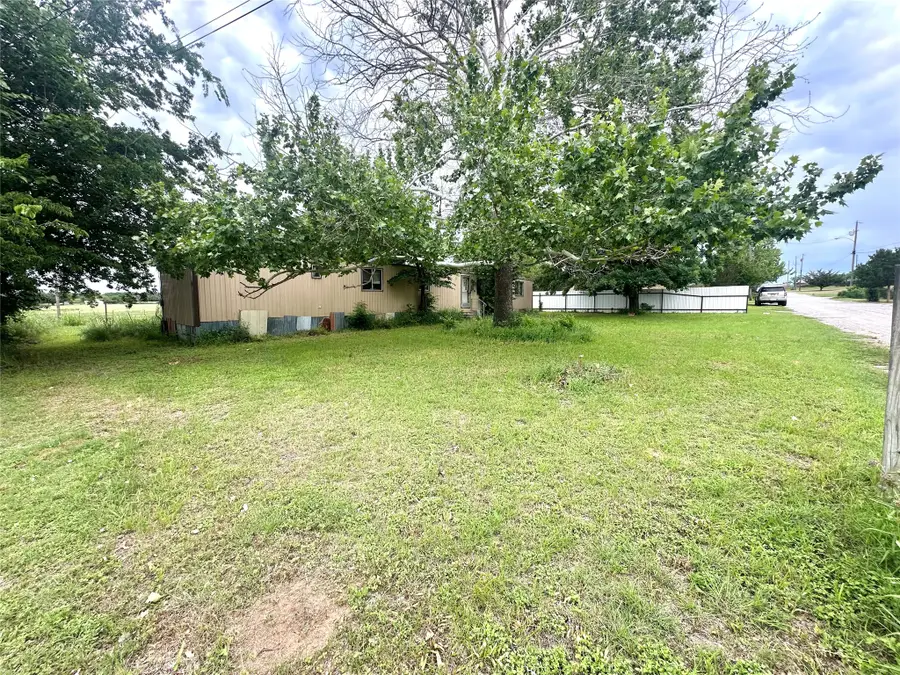 104 Lockwood Street, Comanche, TX 76442 - #2