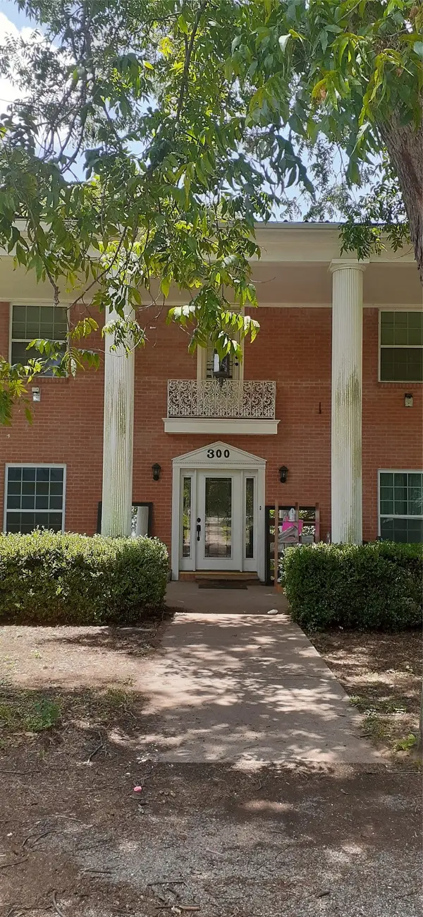 300 S Mockingbird Lane, Keene, TX 76059