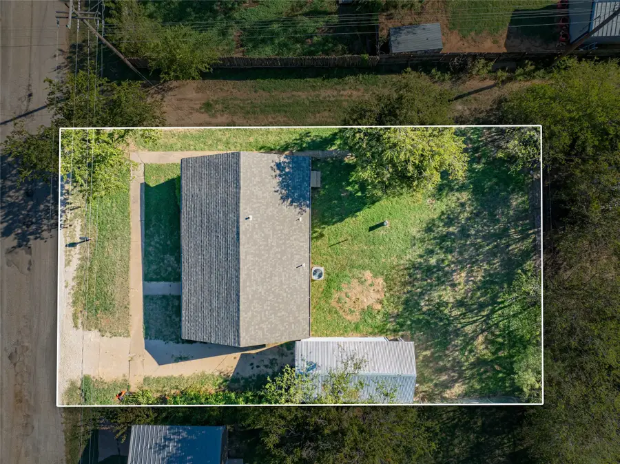 304 N Geneva Street, Breckenridge, TX 76424 - #3