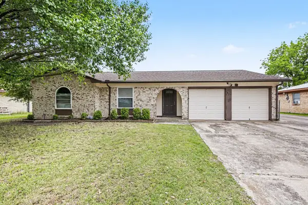 902 Kerry Street, Benbrook, TX 76126