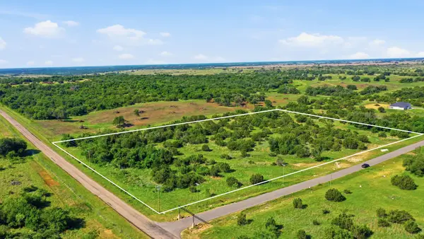 100 Gilmore Court, Lipan, TX 76462