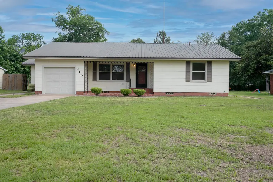 210 W Kansas Street, Van, TX 75790 - #2