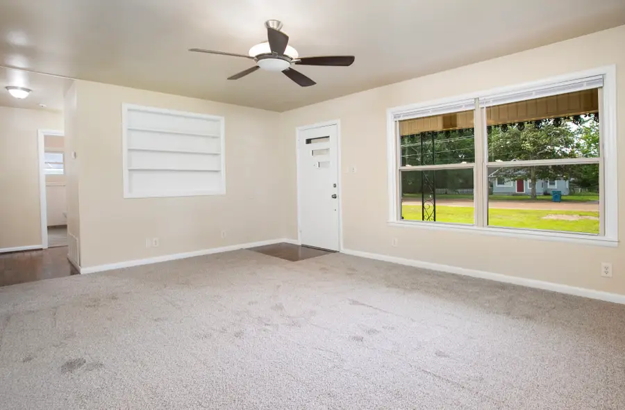210 W Kansas Street, Van, TX 75790 - #3