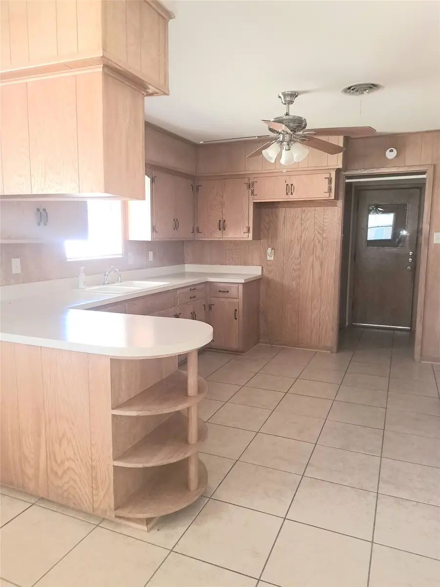 5301 Rutland Avenue, Fort Worth, TX 76133 - #3