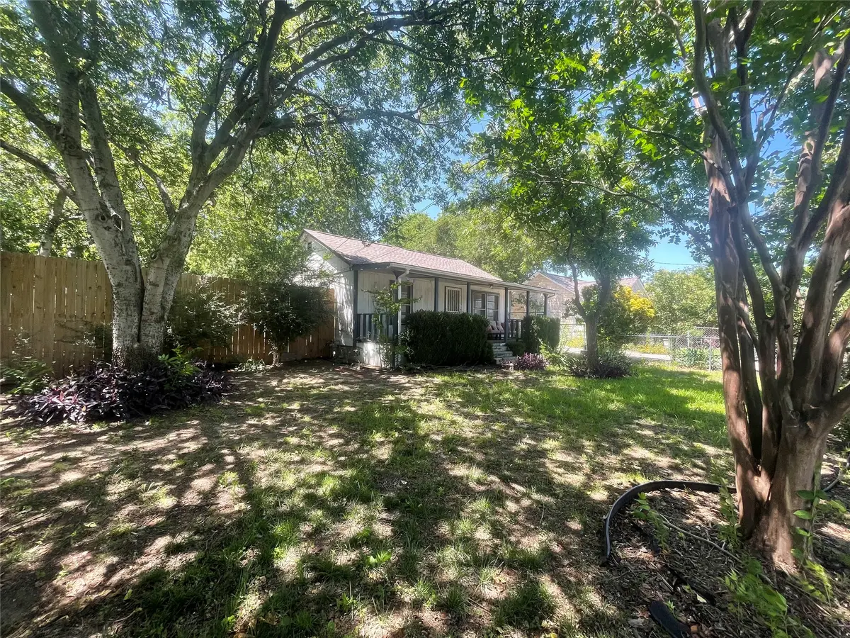 611 Crestside Drive, Duncanville, TX 75137 - #1