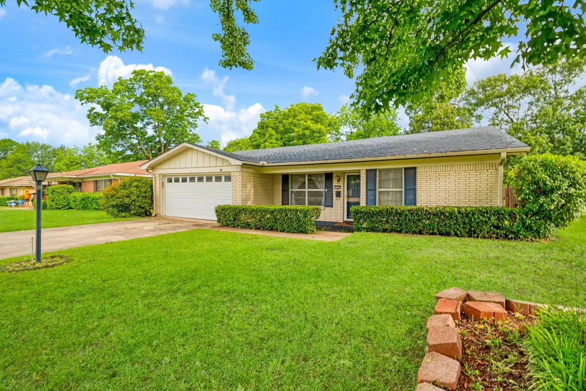 3225 E Houston Street, Paris, TX 75460 - #1