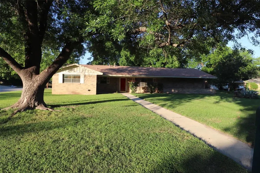 2100 14th Street, Brownwood, TX 76801 - #2