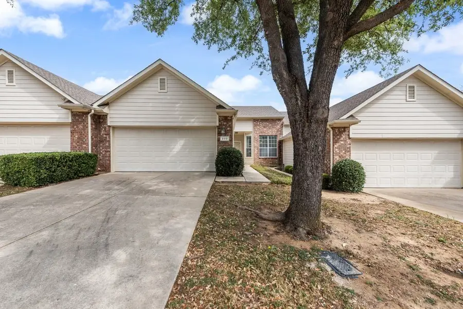 233 Heritage Hill Drive, Lewisville, TX 75067 - #2