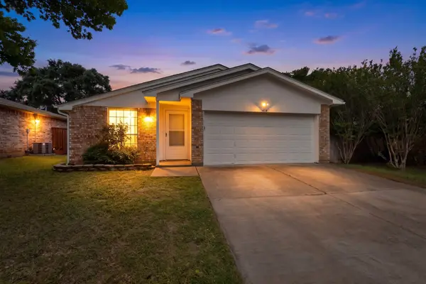 414 Blueberry Hill Lane, Mansfield, TX 76063