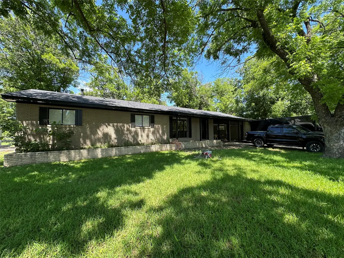 313 Woodlawn Drive, Comanche, TX 76442 - #1