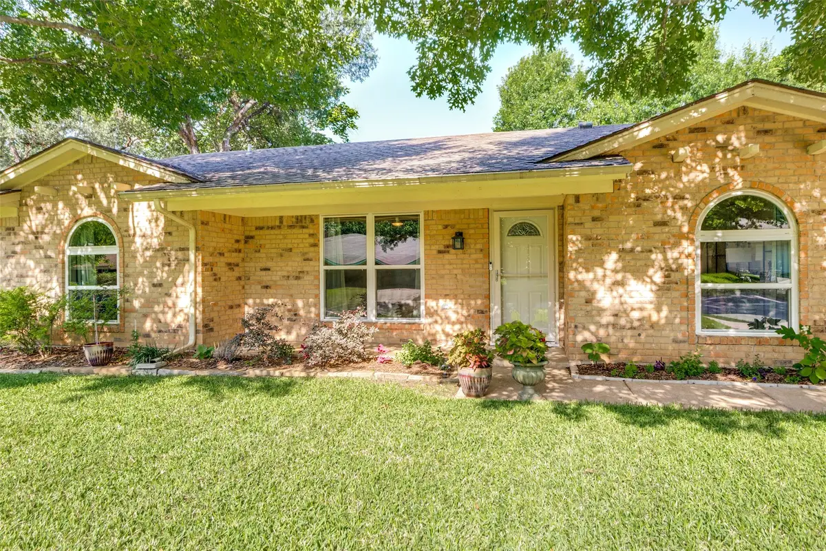 417 Arcadia Street, Hurst, TX 76053 - #1