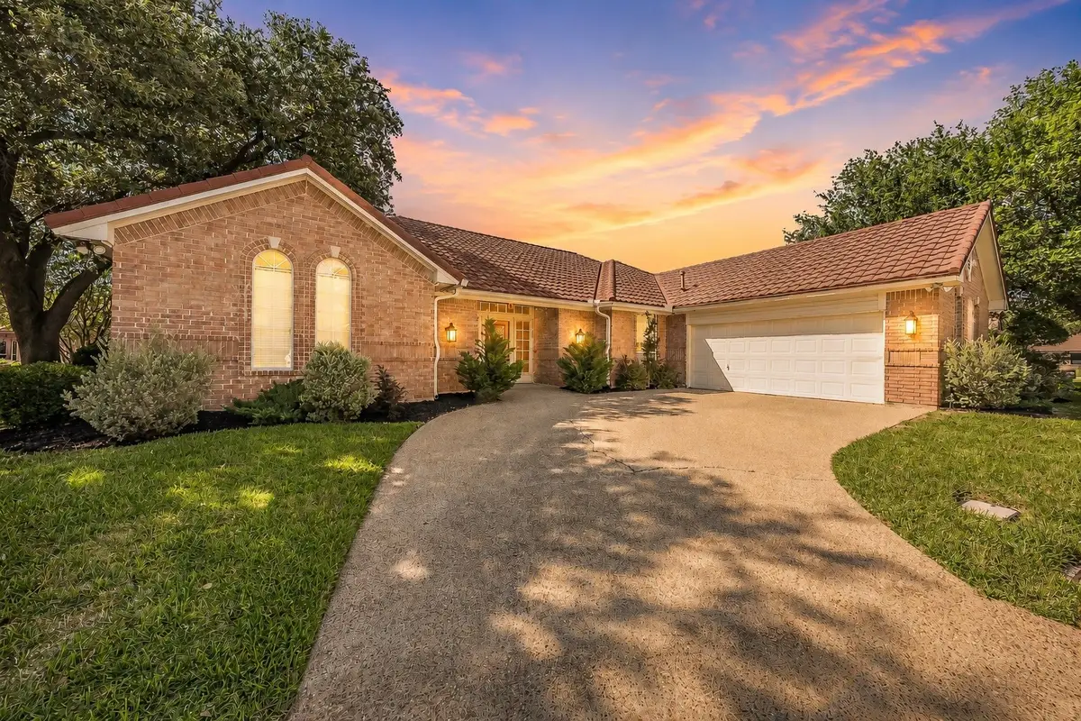 816 S Havenwood Lane, Fort Worth, TX 76112 - #1
