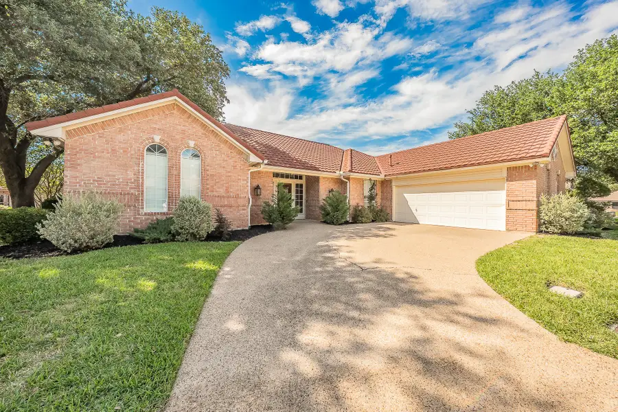 816 S Havenwood Lane, Fort Worth, TX 76112 - #2