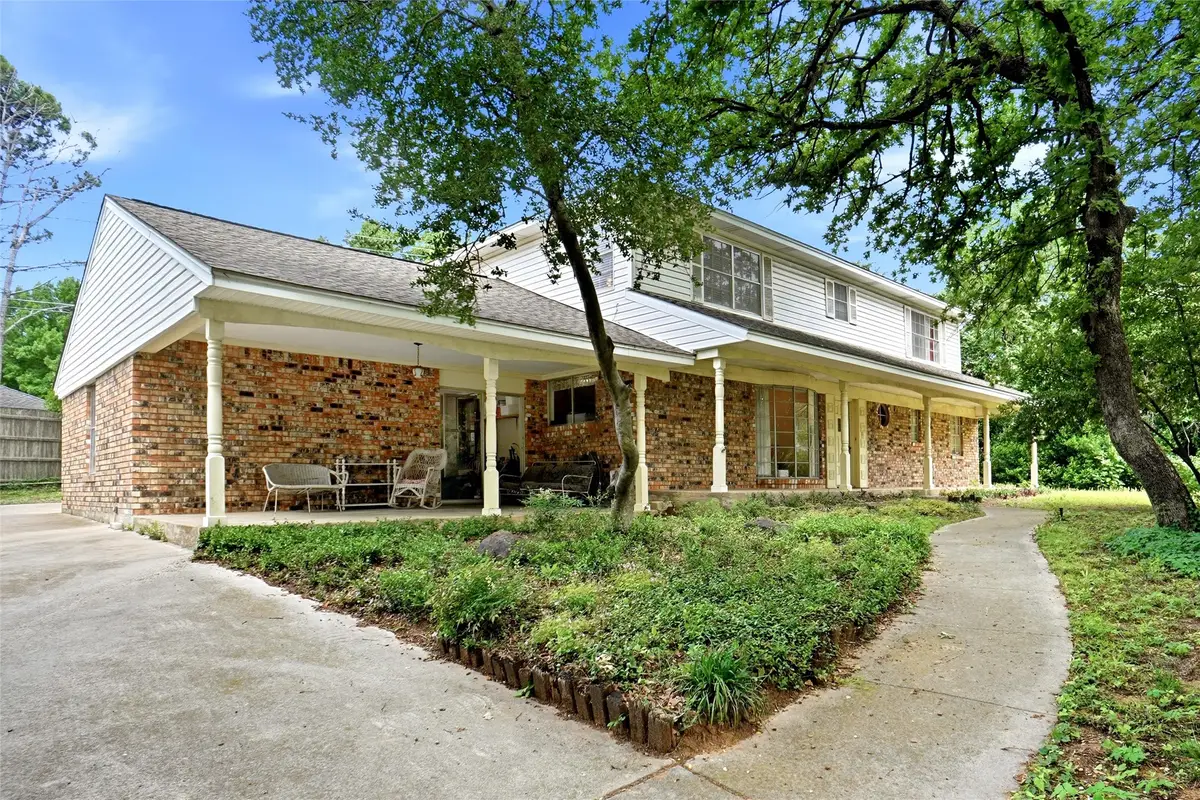 2105 Camelot Drive, Grapevine, TX 76051 - #1