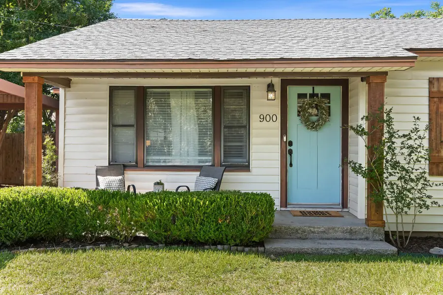 900 W Reeves, Decatur, TX 76234 - #2