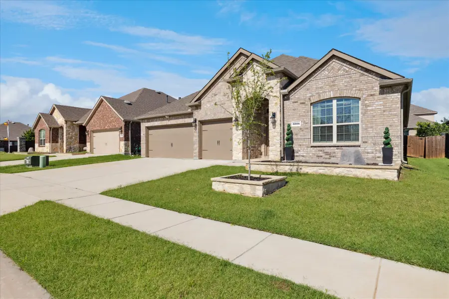3005 Cerro Ranch Road, Aubrey, TX 76227 - #2