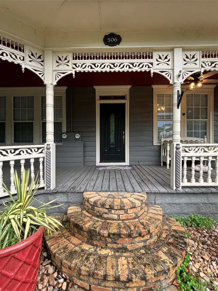 506 W Baylor Street, Ennis, TX 75119 - #3