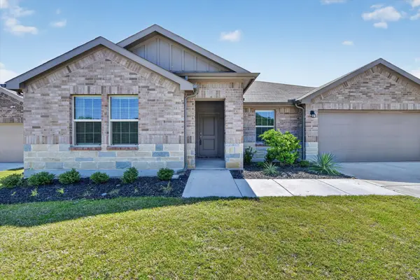 305 Sadie Lane, Burleson, TX 76028