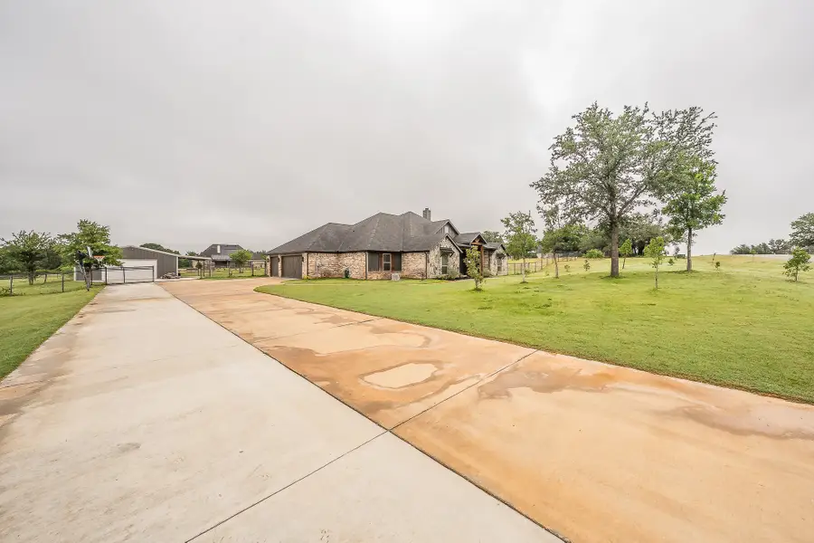 112 Oaks Springs Lane, Weatherford, TX 76087 - #2