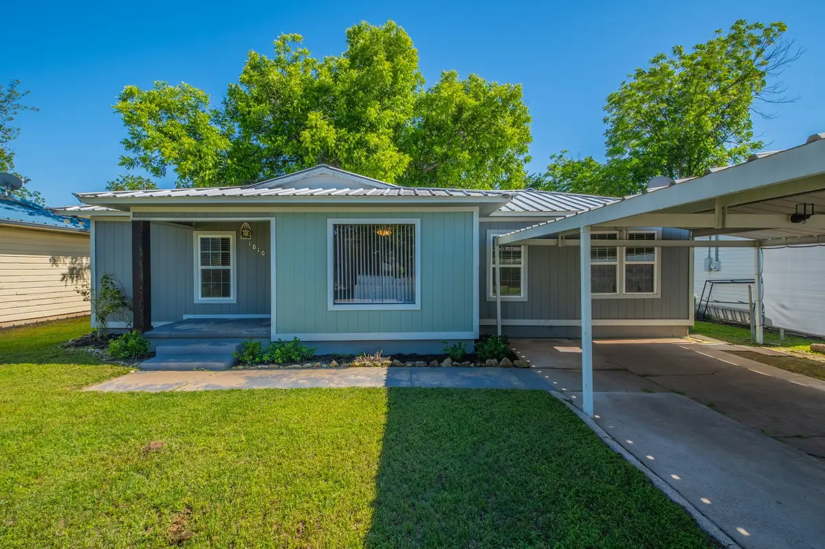 1010 SE 17th Street, Mineral Wells, TX 76067 - #1