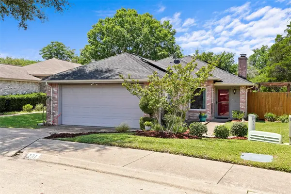 231 Juniper Ridge Circle, DeSoto, TX 75115