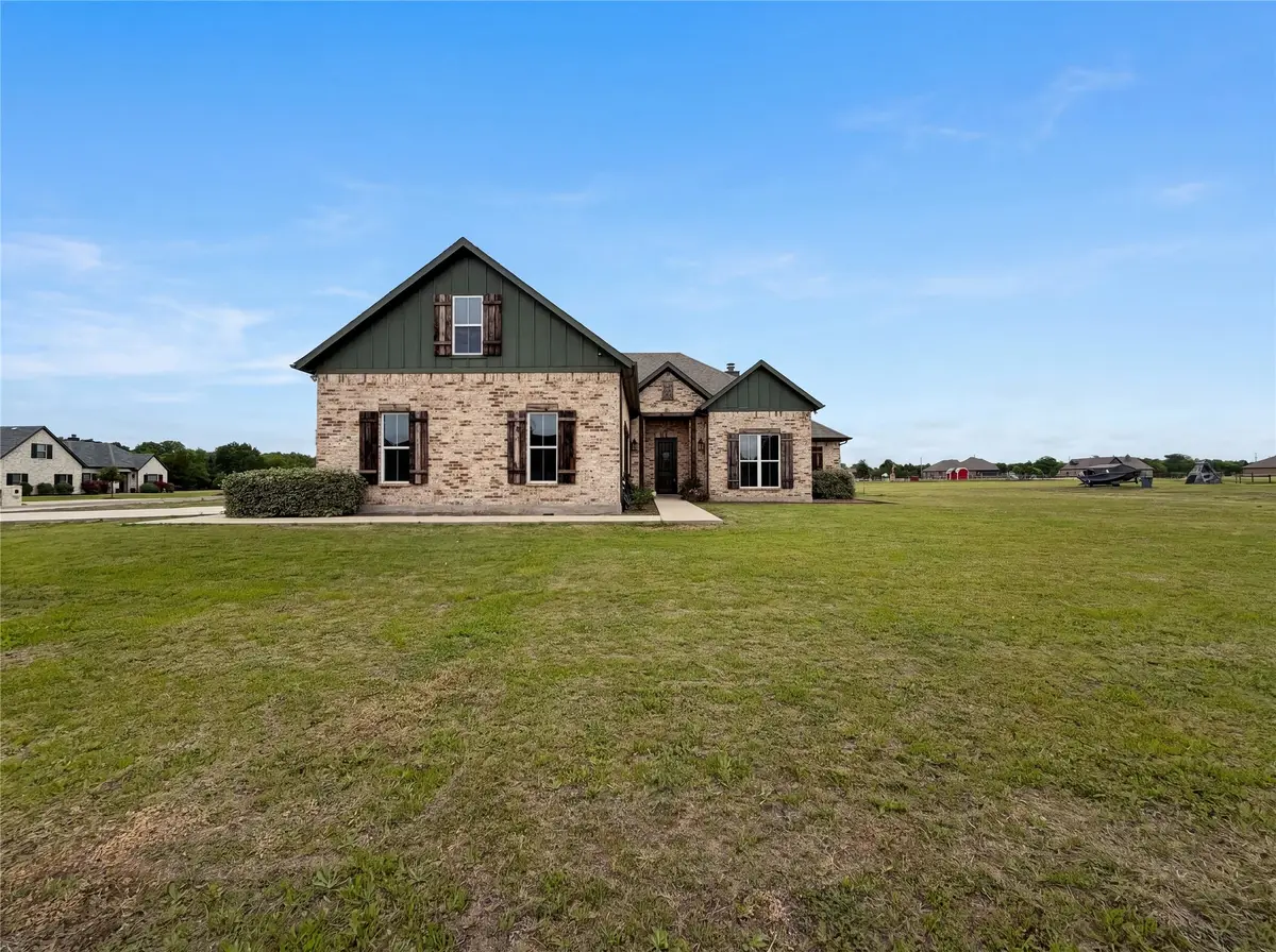 725 Cheyenne Trail, Trenton, TX 75490 - #1
