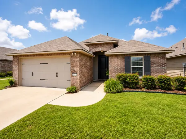 4195 Grassy Lake Drive, Bossier City, LA 71111