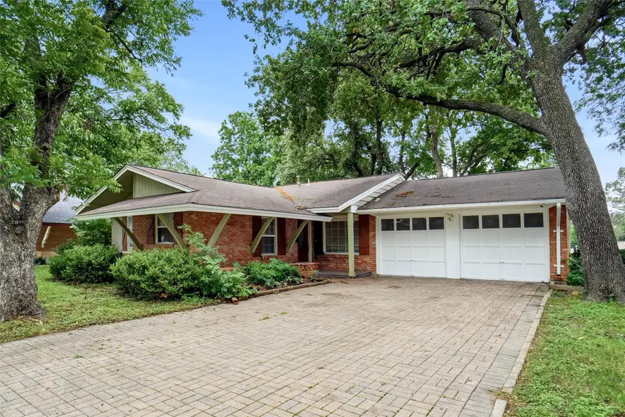 2222 Woodoak Drive, Irving, TX 75060 - #2
