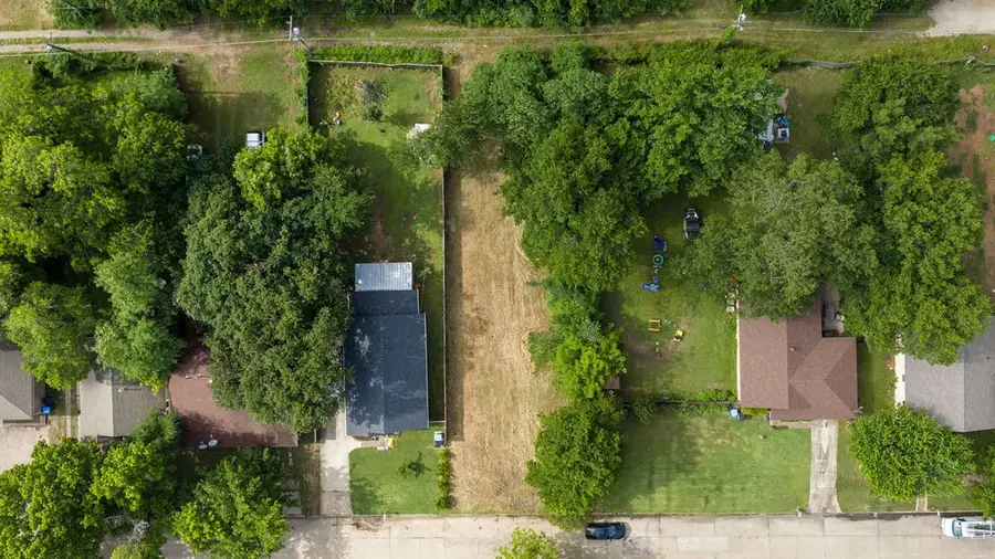 820 W Day Street, Denison, TX 75020 - #3
