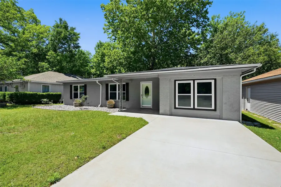 206 S Magnolia Street, Pottsboro, TX 75076 - #2