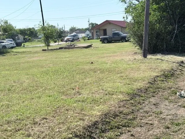208 E Marrion Street, Itasca, TX 76055 - #3