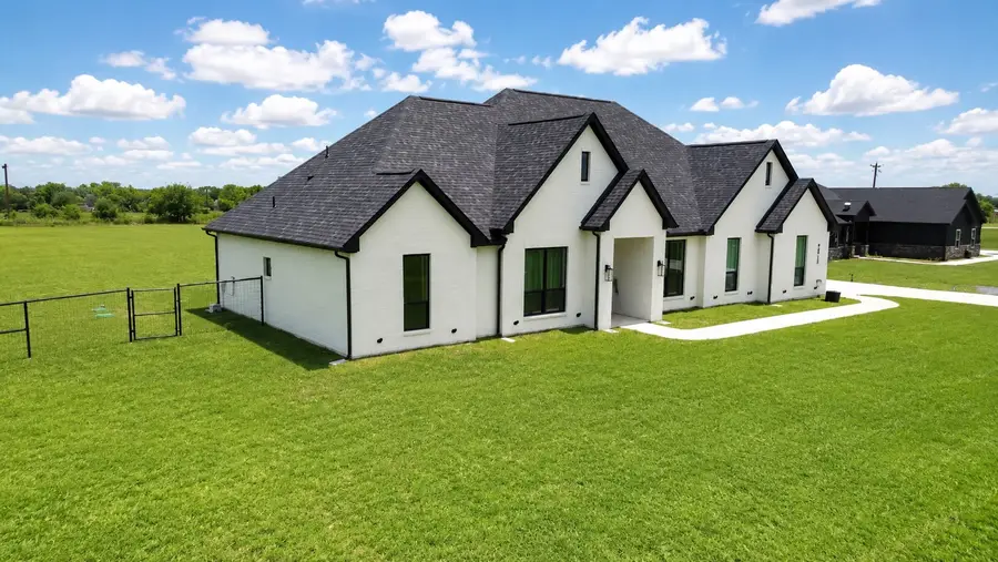 1511 Dixie Estates Way, Whitesboro, TX 76273 - #2
