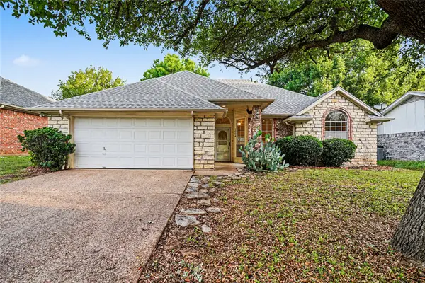 1504 Clover Lane, Granbury, TX 76048