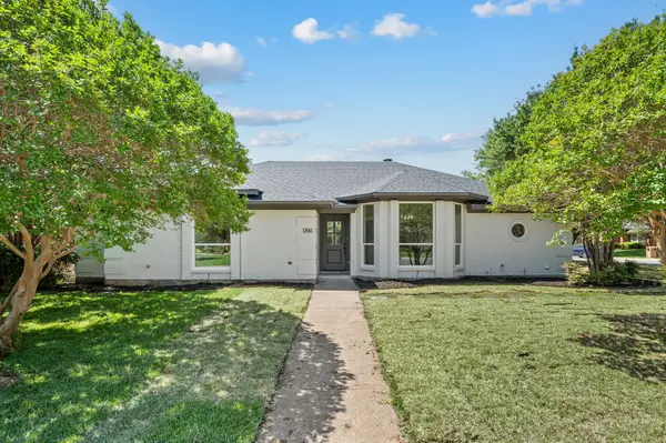 425 Marseille Drive, Hurst, TX 76054
