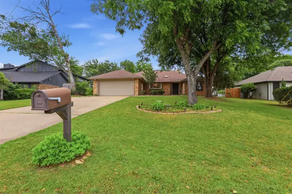 5207 Fairway Circle, De Cordova, TX 76049