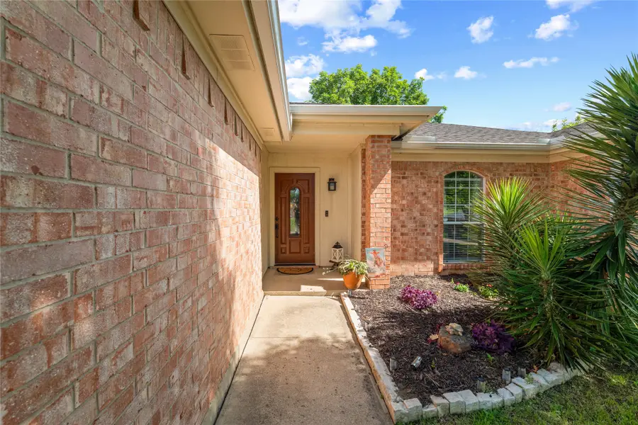 10609 Cobblestone Drive, Benbrook, TX 76126 - #2