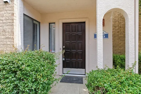 551 Ranch Trail #195, Irving, TX 75063