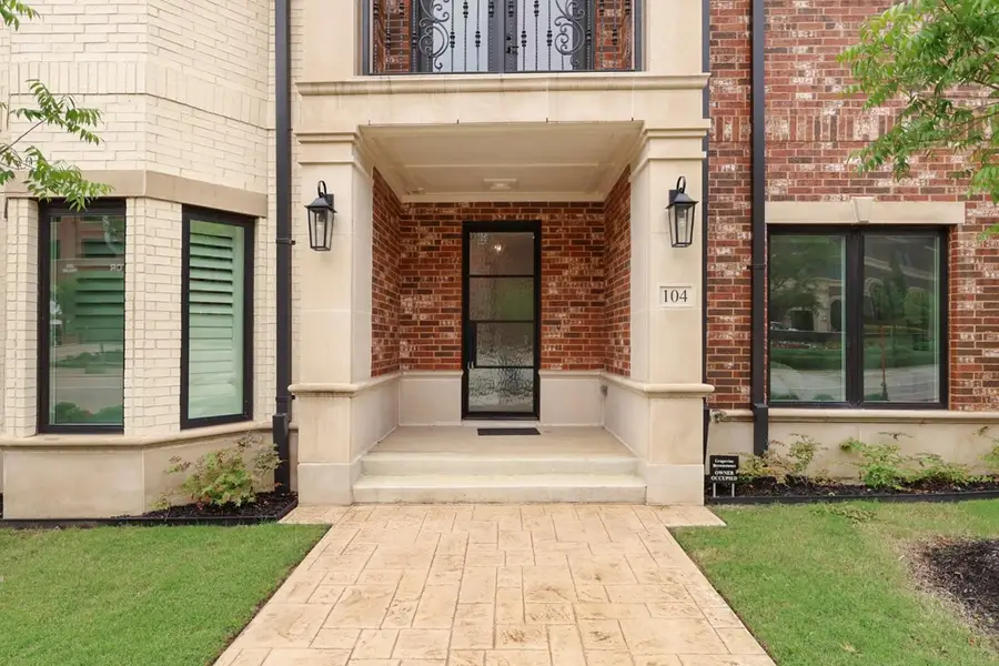218 E Dallas Road #104, Grapevine, TX 76051 - #3