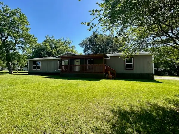 817 S 7th Avenue, Teague, TX 75860