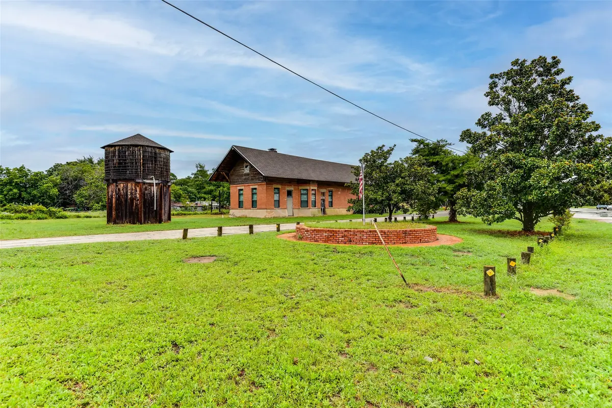 211 Main Street, Rosser, TX 75157 - #1